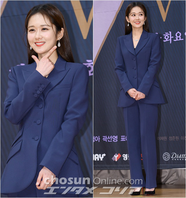 Actress Jang Na-ra Shows Equal Commitment to Fashion and Acting