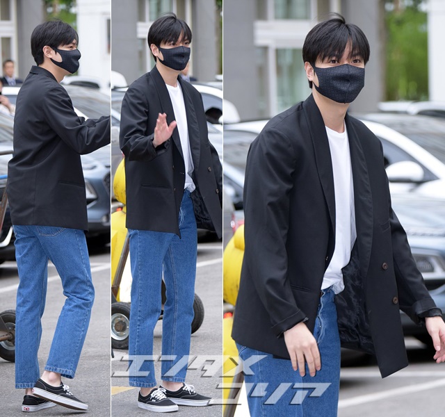Actor Lee Min-ho Looks Equally Dashing in Suits or Jeans