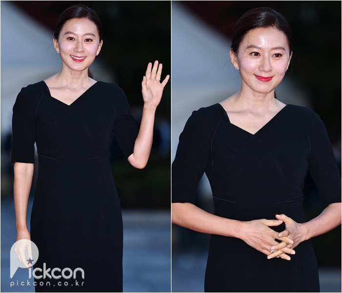 Actress Kim Hee-ae Opts for Elegance in Black