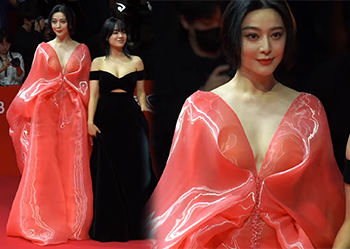 Chinese Actress Fan Bingbing Turns Heads on Red Carpet in Busan