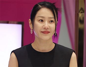 Actress Ko Hyun-jung Plugs Perfume in Seoul